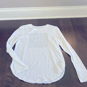 Women’s Under Armour heat gear long-sleeve curve hem t-shirt- white/ gray medium